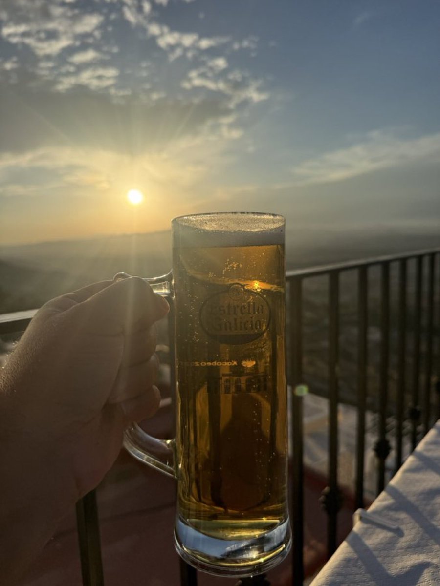 MariuszxInvests's tweet photo. Sun setting. Beer cold.
Have a good weekend all.🇪🇸☀️ https://t.co/LIAyHRBRpD