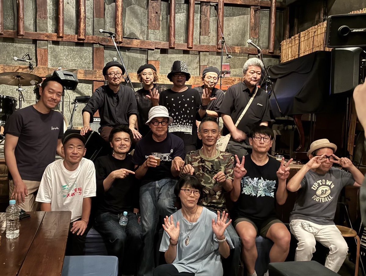 KatsWatauchi's tweet photo. 東京に戻って寂しくなってしまったなあ。大阪二泊三日が楽しくて。ヘルペス出るくらい調子イマイチだったけど治ってしまった。フェス全体も人もみんな良くて。音楽こそ良薬。酔っ払いおじさん達をコントロールしてくれた@tama_rira さん(前例)ありがとう。おかげで迷子にもならず忘れ物ひとつなし！ https://t.co/Pwnn32jqD2