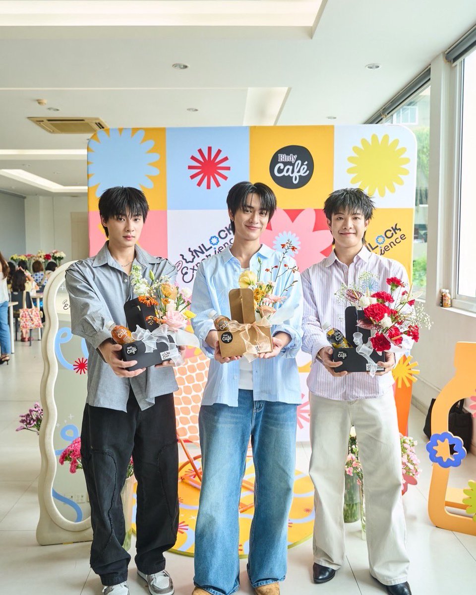 JANUS_Record's tweet photo. 10082026
IG | POST UPDATE : vvv_theofficial

‘ 🌷 A perfect blend of blooms and coffee ☕️

ขอบคุณ @.birdycafethailand สำหรับกิจกรรมดีๆนะครับ 🤎 ’

#JANUS_VVV #VVV_TRIPLEV
#JANUSRecord https://t.co/OmmEYj2JuC