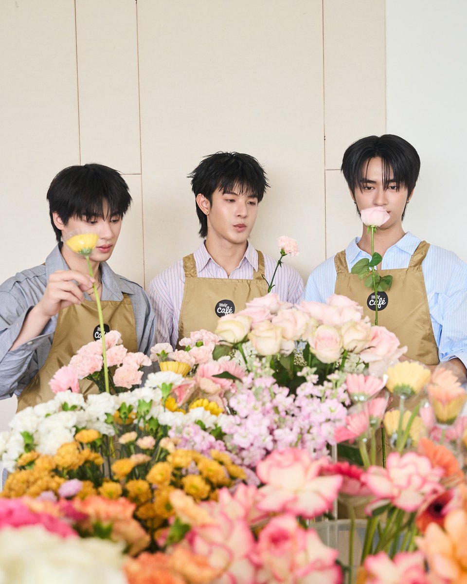 JANUS_Record's tweet photo. 10082026
IG | POST UPDATE : vvv_theofficial

‘ 🌷 A perfect blend of blooms and coffee ☕️

ขอบคุณ @.birdycafethailand สำหรับกิจกรรมดีๆนะครับ 🤎 ’

#JANUS_VVV #VVV_TRIPLEV
#JANUSRecord https://t.co/OmmEYj2JuC