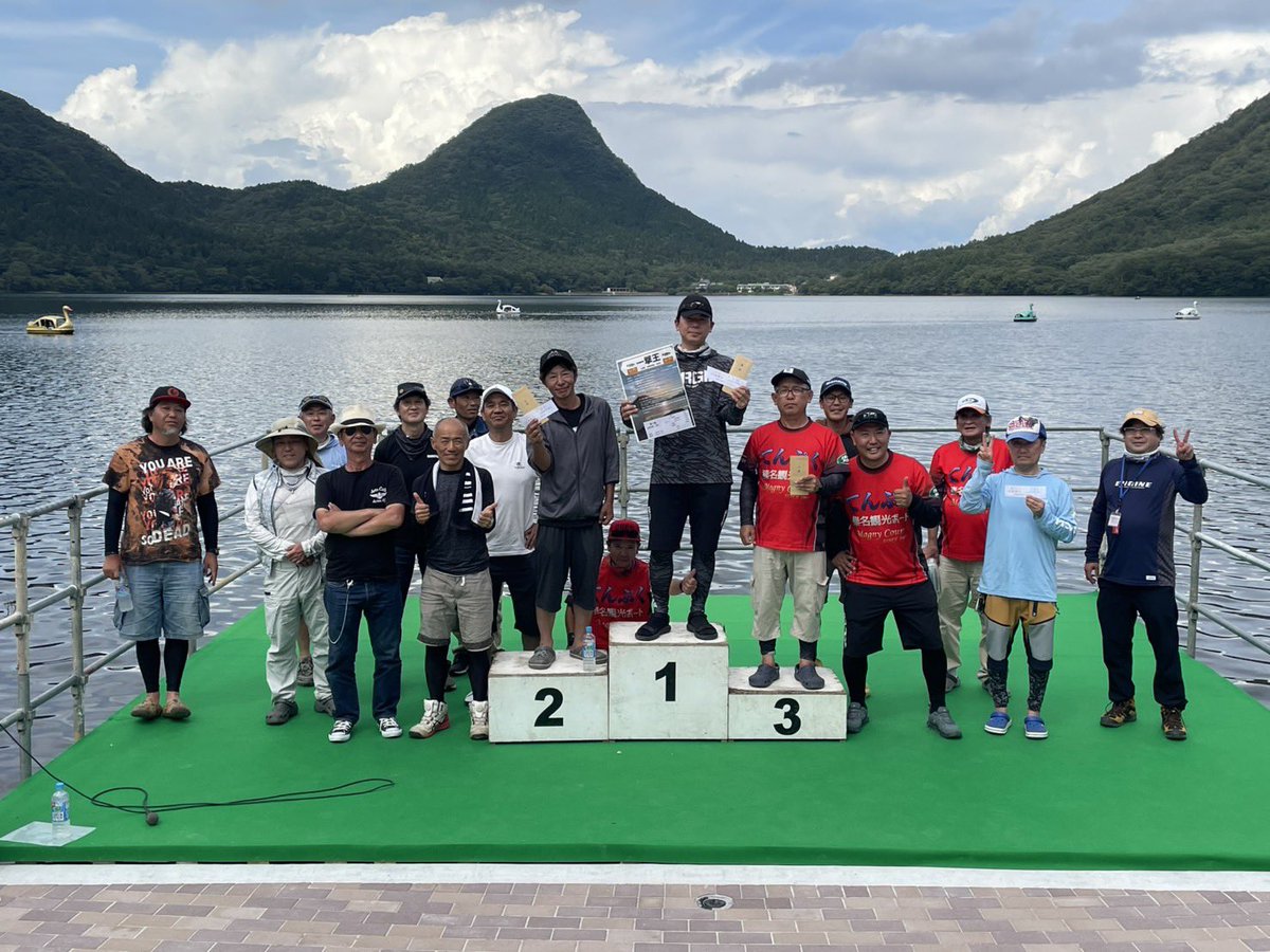 kenichio0729's tweet photo. 8/9『一撃王』
優勝することができました🏆
1本の重量を競う榛名湖トーナメント！

スーパーシャローの冠水ブッシュ🌱
＋α要素の絡むスポットへ上がってくるバスを…
『ドライブクローラー3.5』5gダウンショットで釣りました🐟

#バス釣り
#榛名湖バス釣り https://t.co/md3Gd756HC