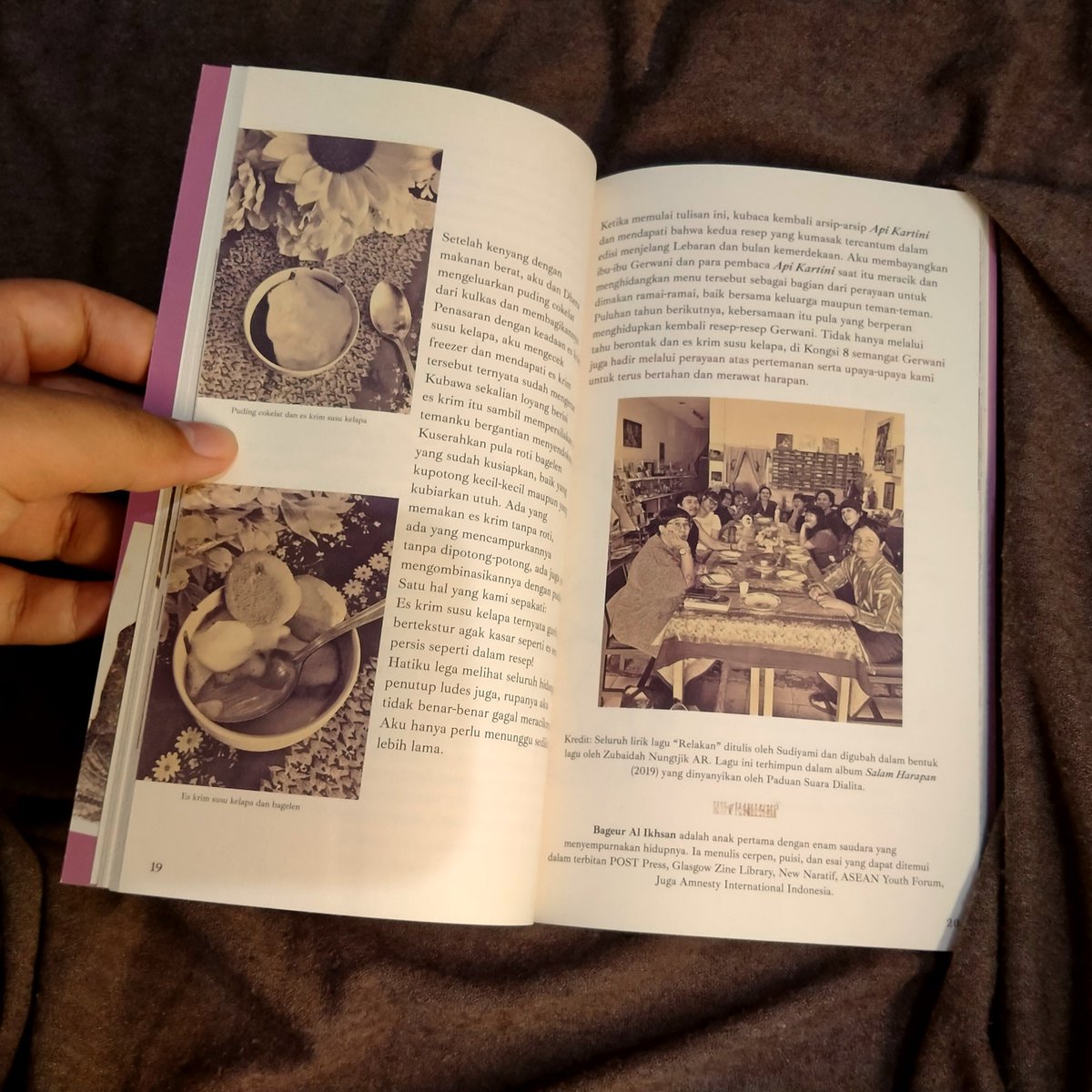 viarkiveee's tweet photo. SUMPAH BUKU INI CAKEP BANGETT!!!! SECAKEP ITU ISINYA😭🤎✨ https://t.co/cojTlNKNxv