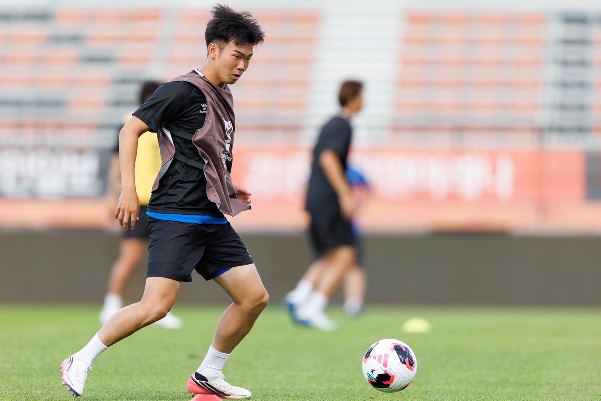 GAMBA_OFFICIAL's tweet photo. 明日の江原FC戦に向けて最終調整🔥

🏆AFCチャンピオンズリーグElite 2026/27 プレリミナリーステージ
🆚#江原FC 
🗓️8/11（火祝）
⏰19:30
🏟️江陵総合競技場

📺Ｊリーグ公式YouTubeチャンネルでライブ配信
🔗 https://t.co/y6lxxMFSH8
※配信環境の都合上、一部映像が不安定になる可能性がございますのでご了承ください。

#ガンバ大阪 #GAMBAOSAKA