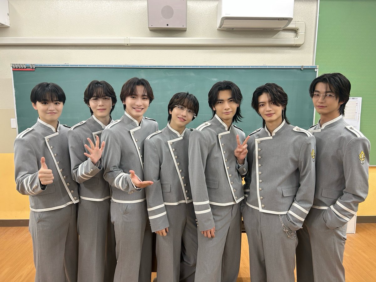 genjibu_sdr's tweet photo. #EBiDAN 15周年記念シングル「Yes! 東京」 
✎＿＿＿＿＿＿＿＿＿＿＿＿＿＿

▶︎「Yes! 東京」Release
https://t.co/7MUIqja06E

▶︎「Yes! 東京」Download&amp;Streaming
https://t.co/VZpJC66yuR

▶︎アルバム「Yes! 東京 (体験入学版)」
https://t.co/Yxy3Rih3pa

#Yes_EBiDAN15th https://t.co/NVTIaQN5C9