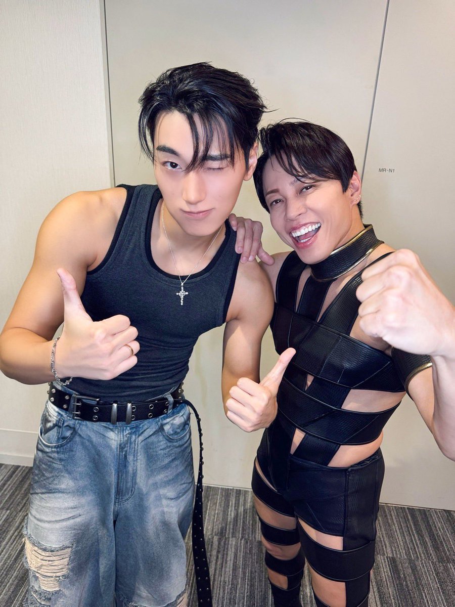 uipp___'s tweet photo. 『いい子達なんです！！！』
相当気に入ってくれてるとみた！

サンくんもドルガバ衣装を着て一緒に「YO!SAY！」して欲しい！

#ATEEZ #TMRevolution
#SAN #西川貴教 https://t.co/RIYhKZ1GKP