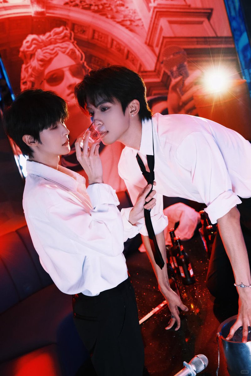 haohaoniniu's tweet photo. Finally Xiaofan can make Luqing beg him https://t.co/e2e8uh4dox