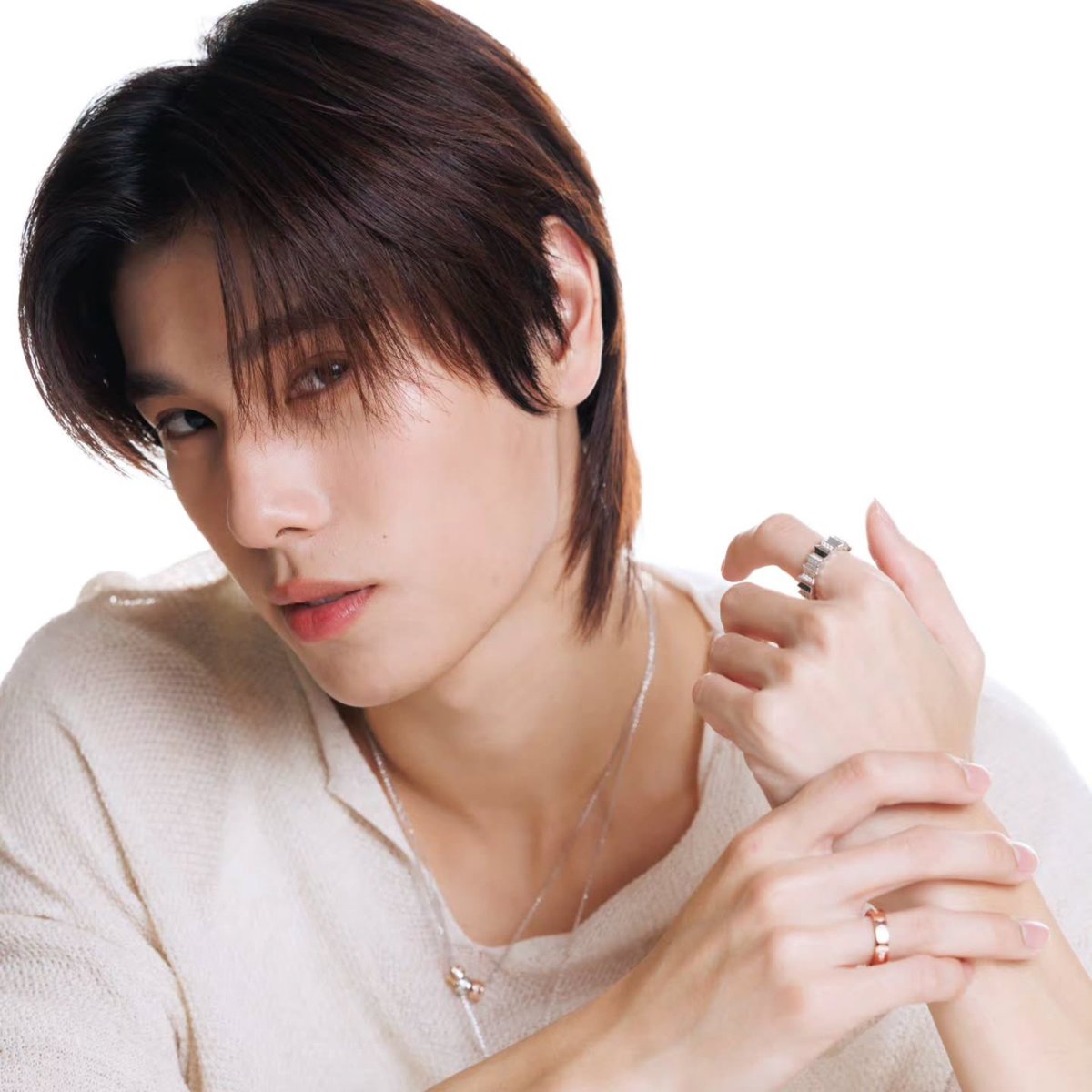 jjaephu's tweet photo. PRETTIEST SIDE PROFILE OF HIMMM 😭 https://t.co/2BT5pbNY9K