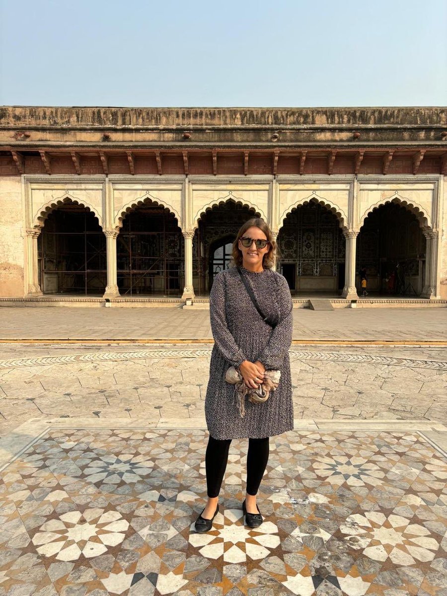 SwedenAmbPK's tweet photo. الوداع &amp; Hej då ❤️!

It’s the season for farewells &amp; hallos. 

Goodbye👋 to our colleague Rebecca, First Secretary, Head of Admin, Security&amp; Consular Affairs at the Swedish Embassy after 3 years in Pakistan!

Shukria🙏 for your dedicated service in strengthening  🇸🇪 &amp; 🇵🇰 ties! https://t.co/WgwzZBqW9n