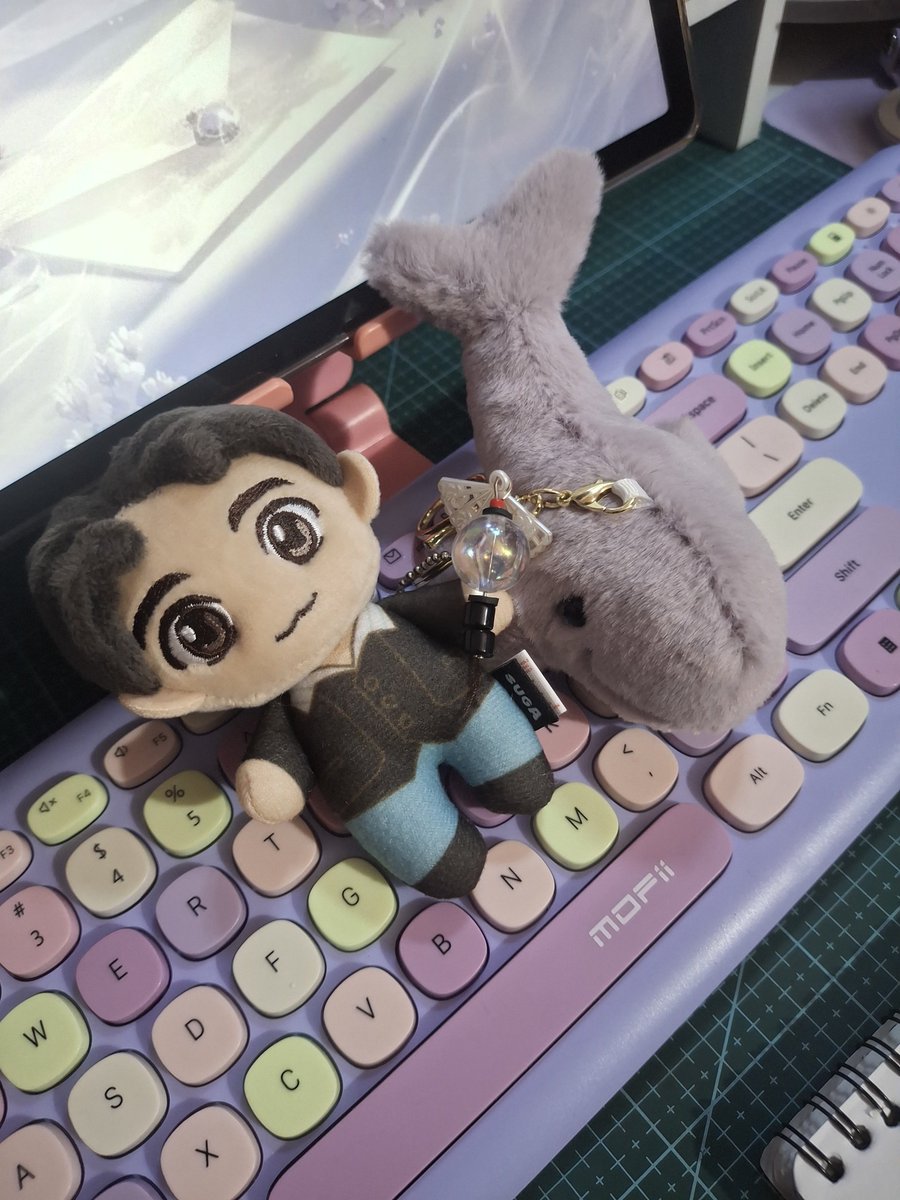 SecondluvShop's tweet photo. @pjmrkive06 Mas Agus pegang amibam disamping purple whale!! https://t.co/ADfauCIZ8Z