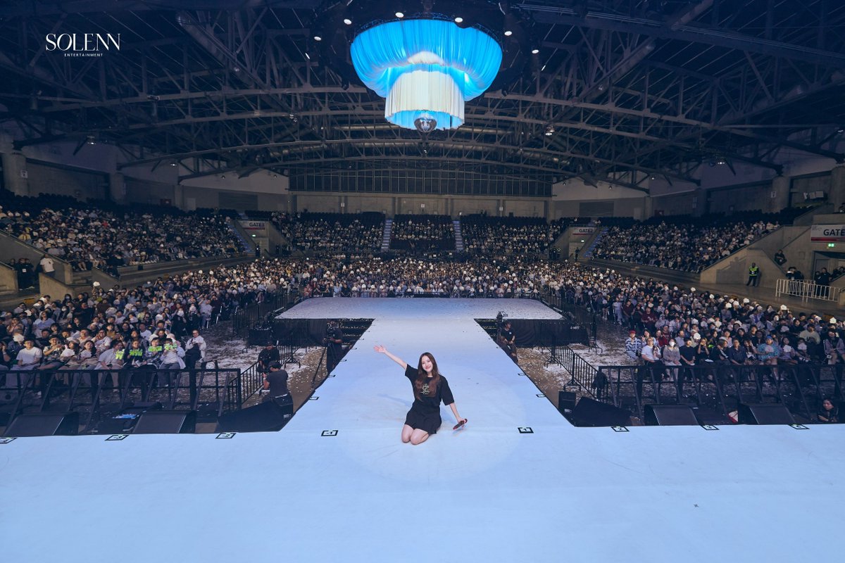 StarDelight_ent's tweet photo. “ฟรีน สโรชา” เปิดประตูสู่ความทรงจำสุดพิเศษใน “ROOM NO. FREEN CONCERT” คอนเสิร์ตเดี่ยวครั้งแรก ท่ามกลางแฟนๆ ที่ร่วมเติมเต็มทุกโมเมนต์ 

อ่านต่อ - https://t.co/0edsT2KHrO 

#RoomNumberFreen
#solennEntertainment #srchafreen https://t.co/jIxYuT2xZk