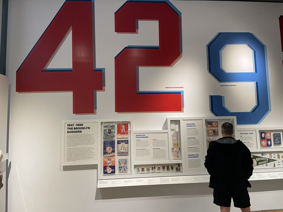 mlbiglove's tweet photo. 米ニューヨーク旅行では、マンハッタンにある「ジャッキー・ロビンソン博物館」(Jackie Robinson Museum)へ。展示品はもちろん、ギフトショップも素晴らしかった🧢 https://t.co/UpzuFxBHQb