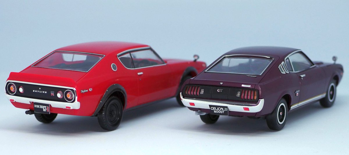 suzukima67's tweet photo. ｅもけのほうがパーツ分割が多いので組み立てがいがあるかも。最後のボディとシャシをはめ込むときにちょっと苦労しました。
シール貼るのはどっちも同じくらい大変でした https://t.co/kbxcHckTWd