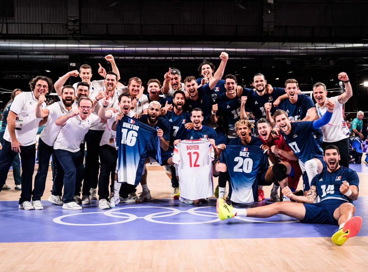 YavbouPH's tweet photo. 2️⃣nd Anniversary!
#Paris2024 Gold Medal 🥇🇫🇷

📸: ffvolley https://t.co/VhwLAOG6D6