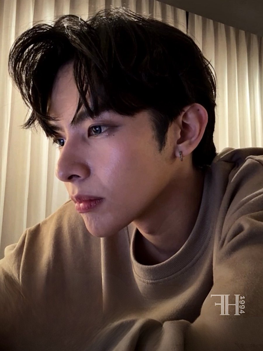 Fhizon1994's tweet photo. Okay but Jah’s side profile??? That’s insane. 😮‍💨

@justintdedios #SB19_JUSTIN https://t.co/084Q2uVj2x