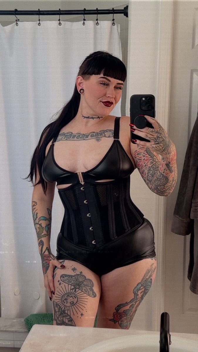 Dominatrix7l tweet picture
