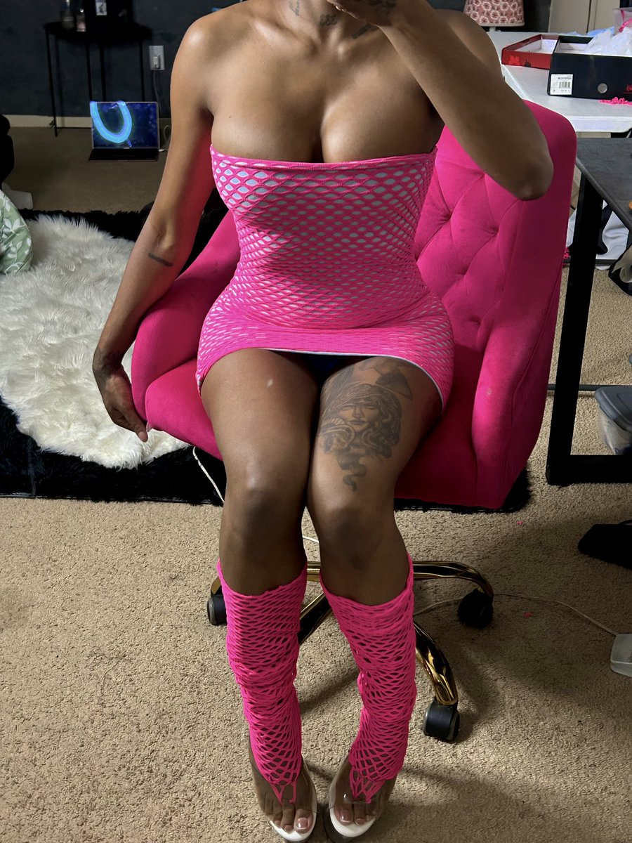 RichGirlEra's tweet photo. Made a new dress or whatever 🫦 https://t.co/NhwEkW14vY