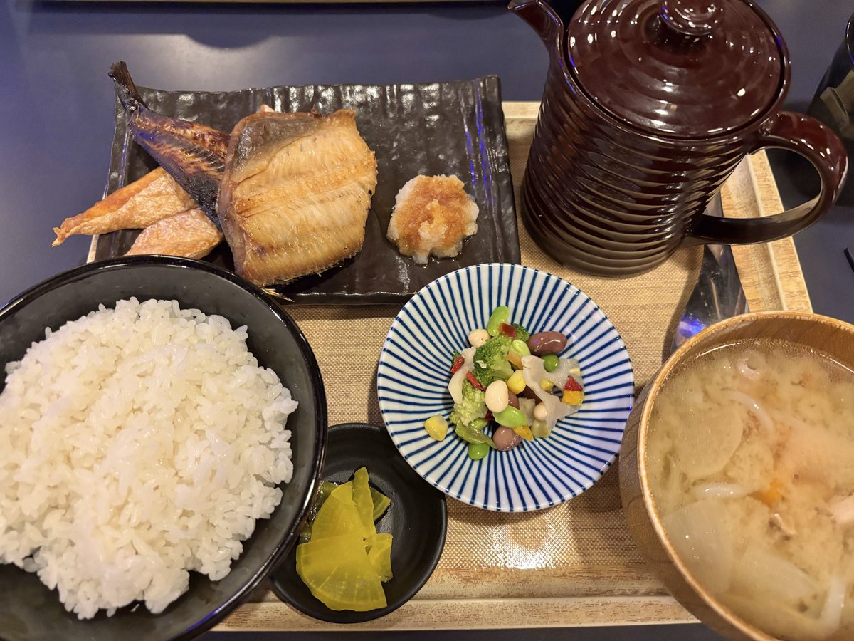 yoshi_3333's tweet photo. 札幌駅で昼めーし🐟 https://t.co/u0S8y0NGEx