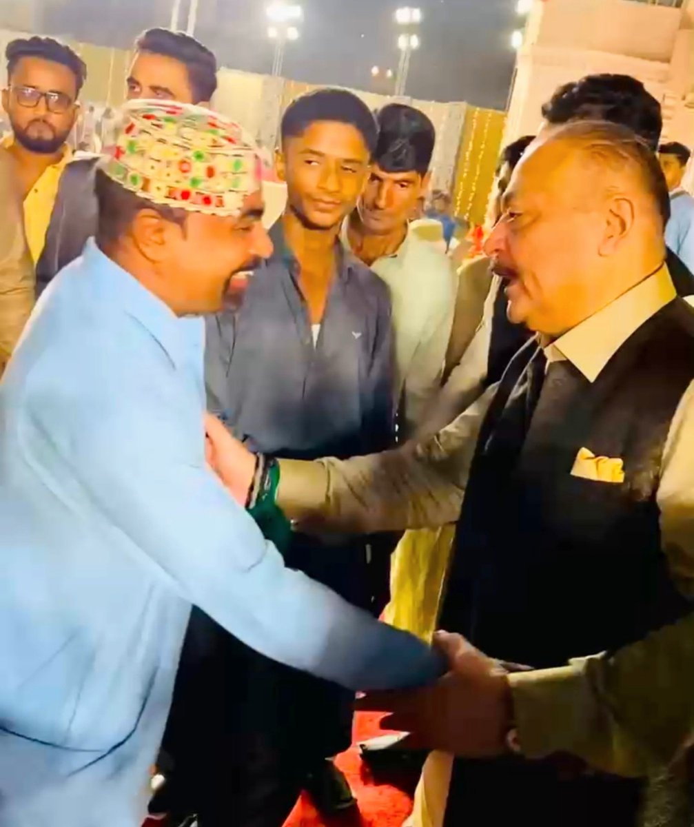 JamootIrfan's tweet photo. سالارِ ساحل، رکنِ قومی اسمبلی عبدالقادر پٹیل صاحب کے کراچی میں واقع دفتر پر فائرنگ کے افسوسناک واقعے کی شدید الفاظ میں مذمت کرتے ہیں۔
یہ بزدلانہ کارروائی نہ صرف قابلِ افسوس ہے بلکہ امن و امان کی صورتحال پر بھی ایک سنجیدہ سوالیہ نشان ہے۔۔۔ عرفان جاموٹ کچھی
@A_Qadir_Patel https://t.co/WVOsA6rPpY