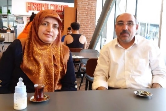 sevincozarslan's tweet photo. "EŞİMİ ÖLÜME Mİ TERK EDİYORLAR?"

Beş aydır Edirne'de tutuklu olan kanser hastası İbrahim Halil Al'ın eşi Bahar Al, CİMER'e başvurarak yardım istedi: 

"Eşim İbrahim Halil Al kanser hastasıdır ve 5 aydır Edirne L Tipi Kapalı Cezaevi'nde bulunmaktadır. Cezaevine girdiğinden beri 5 aydır hiçbir kanser tedavisi veya tetkik yapılmamıştır. Çekilen tomografinin raporu aylardır hastane tarafından yazılmadığı için, infaz ertelemesine esas teşkil edecek Sağlık Kurulu Raporu bir türlü çıkamamaktadır. Eşimin hayatı tedavisiz geçen her gün doğrudan ölümcül risk altındadır. Biz aile olarak Şanlıurfa Siverek'te ikamet etmekteyiz. 4 çocuğum bulunmaktadır. Ben kendim de 3 ay önce cezaevinden tahliye oldum. 10'dan fazla ağır kronik rahatsızlığım mevcuttur ve 15 Ekim 2026 tarihinde karar mahkemem vardır. Maddi imkansızlıklarım ve kendi ağır hastalıklarım sebebiyle, 4 çocukla Siverek'ten Edirne'ye 27 saat süren ziyarete gitmemiz fiilen imkansızdır. Eşimin yakın illere (Diyarbakır veya Şanlıurfa) nakli için yapılan 3 başvuru reddedilmiş, 4. nakil talebi ise aylardır sistemde bekletilmektedir. Bu belirsizlik, naklin yapılmaması ve tedavinin başlamaması ailece hepimizi derin bir strese sokmuş, eşimin kanser hastalığının ilerlemesine zemin hazırlamıştır. Anayasal yaşam ve sağlık hakkının korunması adına Sağlık Bakanlığı nezdinde, eşimin 5 aydır yazılmayan tomografi raporunun ivedilikle çıkartılarak Sağlık Kurulu Raporu sürecinin hızlandırılmasını, Adalet Bakanlığı nezdinde, aile bütünlüğümüz ve sağlık durumlarımız gözetilerek sistemde bekleyen 4. nakil talebimizin acilen kabul edilerek Diyarbakır veya Şanlıurfa Siverek Cezaevi'ne sevk edilmesini saygılarımla arz ve talep ederim."

Ayrıntılı bilgi: https://t.co/0QxpIeeG0p