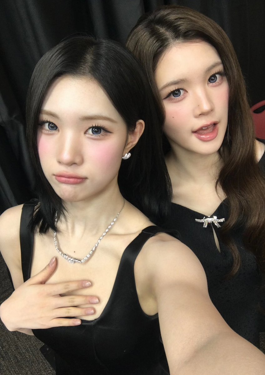 juuuniy's tweet photo. 와 주은이 효녀력 미침…?
모든 멤버들과 다 셀카를 찍어옴 아니 너 미쳣어진짜로😭😭😭😭😭😭 https://t.co/mvUXUfhmT3