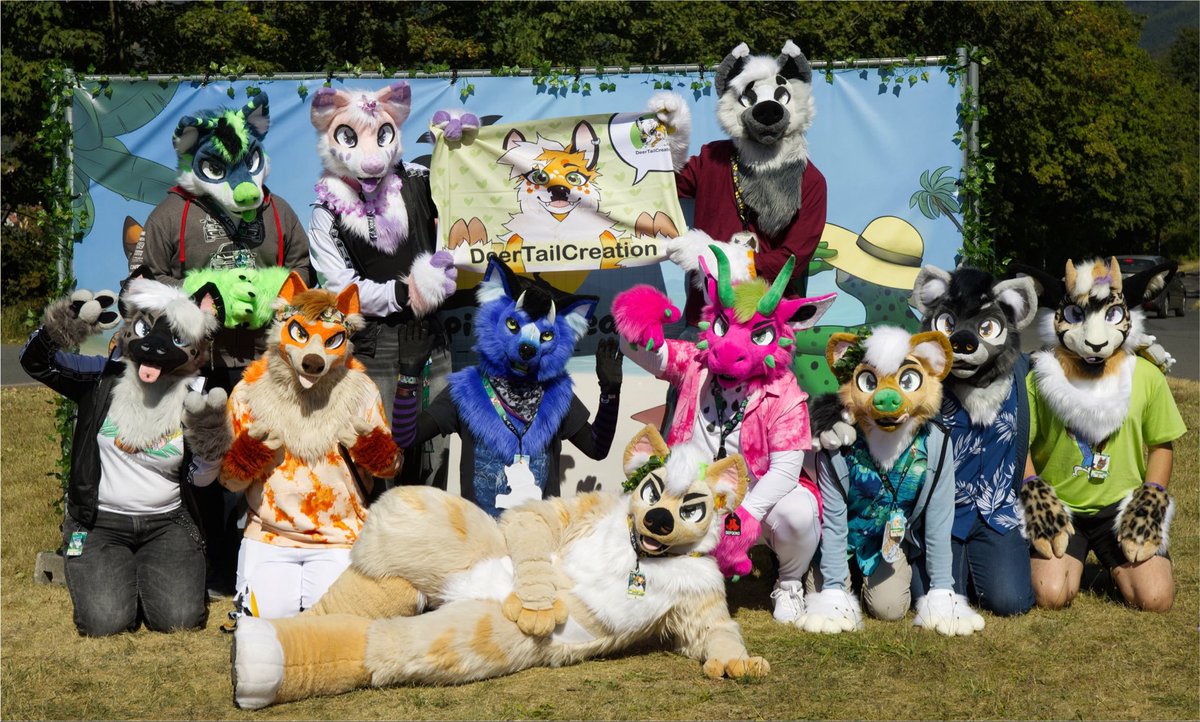 RedMoonHawk's tweet photo. East 14 was a blast !! 

I’ve met a lot of great people 

And managed to get a family picture taken 

Both suits found a new home https://t.co/hwMAG1LzEC