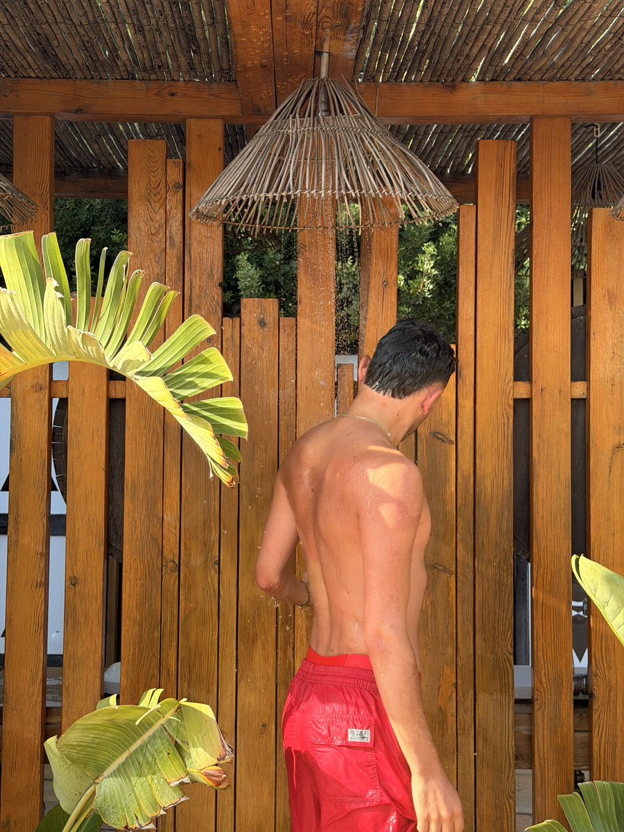 yourboynori's tweet photo. eurosummer is eurosummering ☀️ https://t.co/vMCvrzgC9j