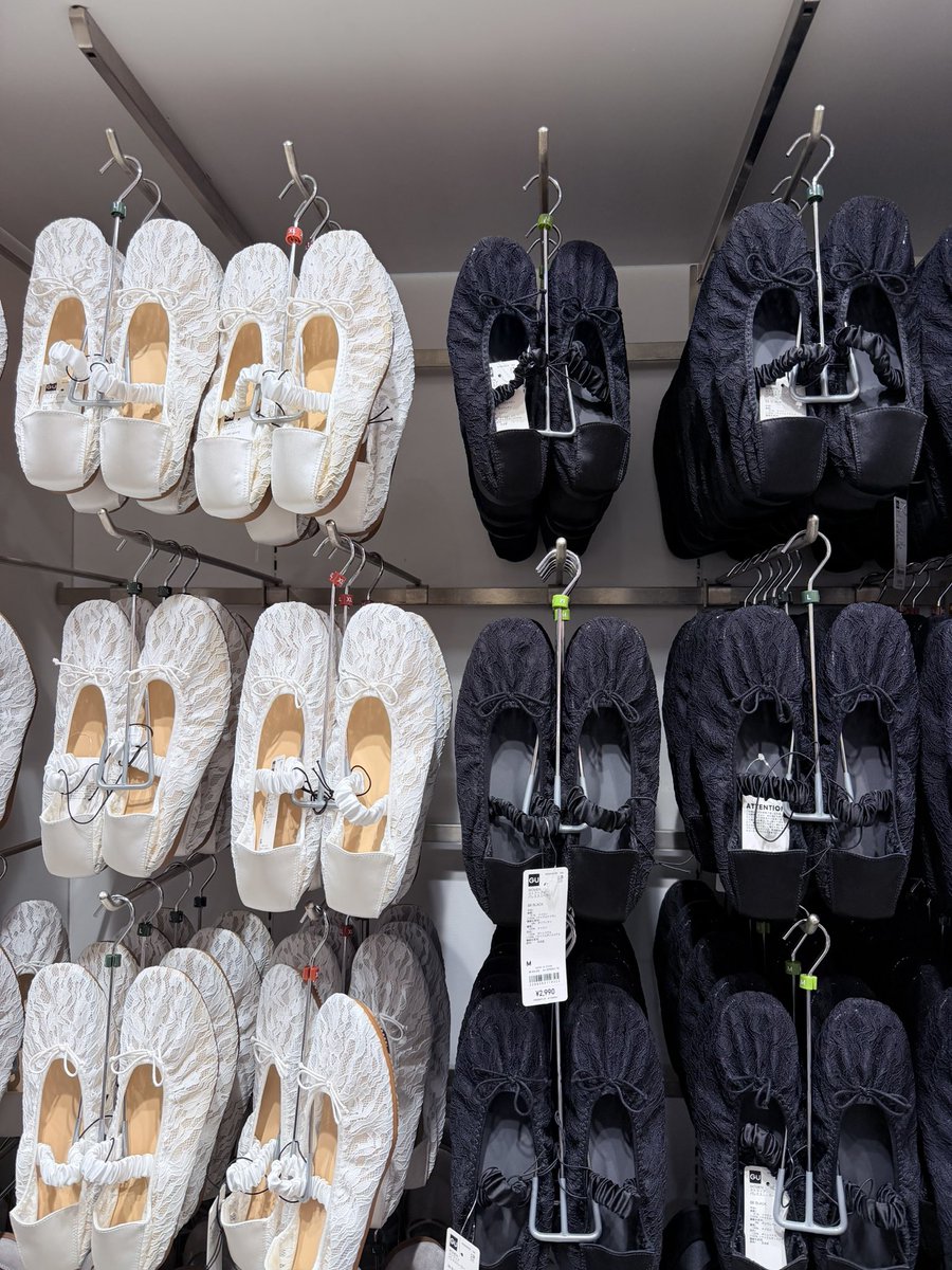 jkxstore's tweet photo. 🔥 GU BALLET SHOES SALE 🇯🇵
รองเท้าทรงบัลเลต์สุดฮิต ใส่สบาย แมตช์ง่าย
💰 ราคาพิเศษ 490–590 บาท
📏 ไซซ์ S–XL
⏰ ลดราคาถึง 13/8 เท่านั้น
ทักมาสอบถามได้เลยค่า 🛍️
https://t.co/6hkjHkqQ3W
#รับหิ้วญี่ปุ่น #รับหิ้วGU #GUJapan #รองเท้าบัลเลต์ #รองเท้าญี่ปุ่น #รองเท้าผู้หญิง https://t.co/4NS7fj1rox