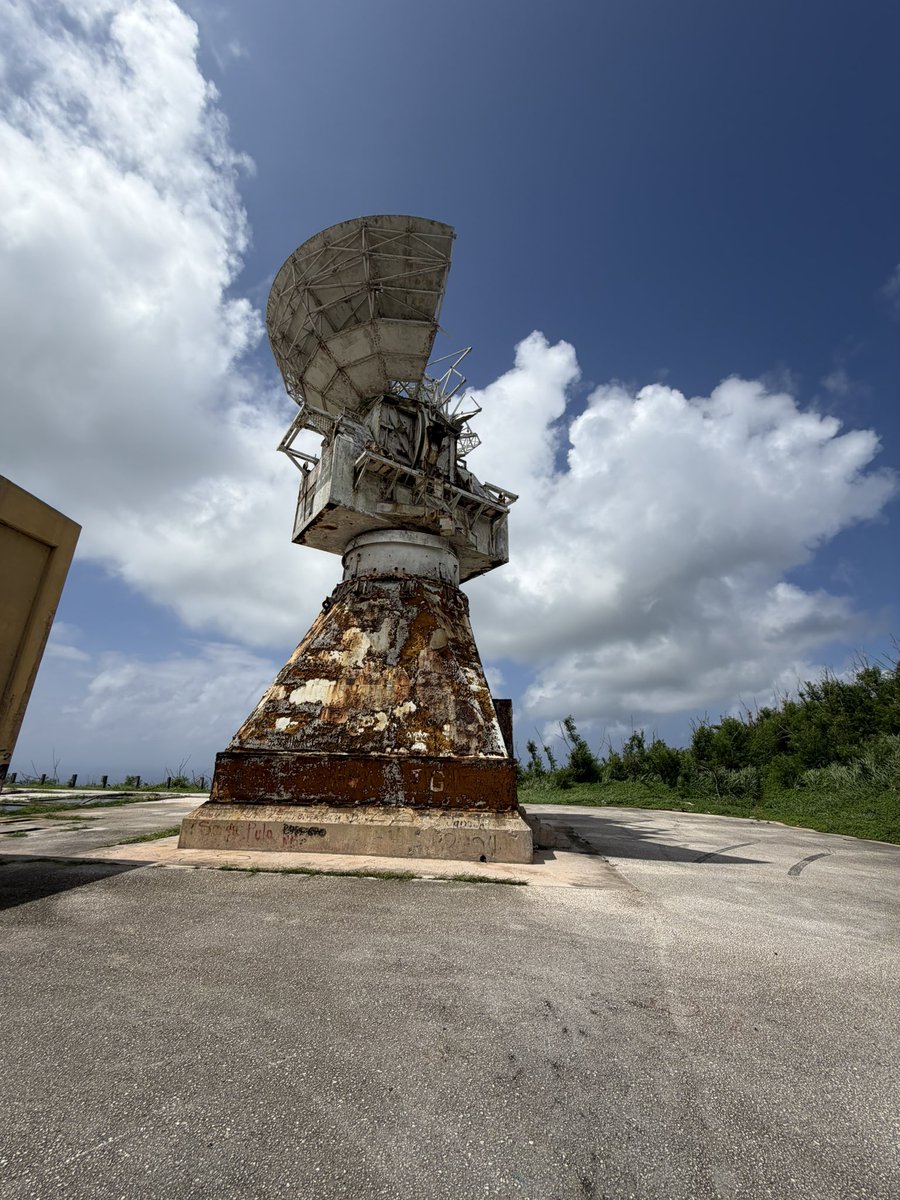 XjapanRenmei's tweet photo. 初めて行ってみた。
なんだっけ……………
('-' ).........。
Abandoned Pacific Barrier Radar 100
Saipan, CNMI
これ。。。
#サイパン
#Saipan https://t.co/YB0n0e6mLu
