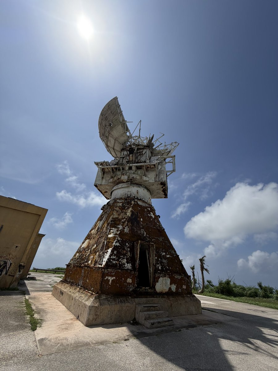XjapanRenmei's tweet photo. 初めて行ってみた。
なんだっけ……………
('-' ).........。
Abandoned Pacific Barrier Radar 100
Saipan, CNMI
これ。。。
#サイパン
#Saipan https://t.co/YB0n0e6mLu