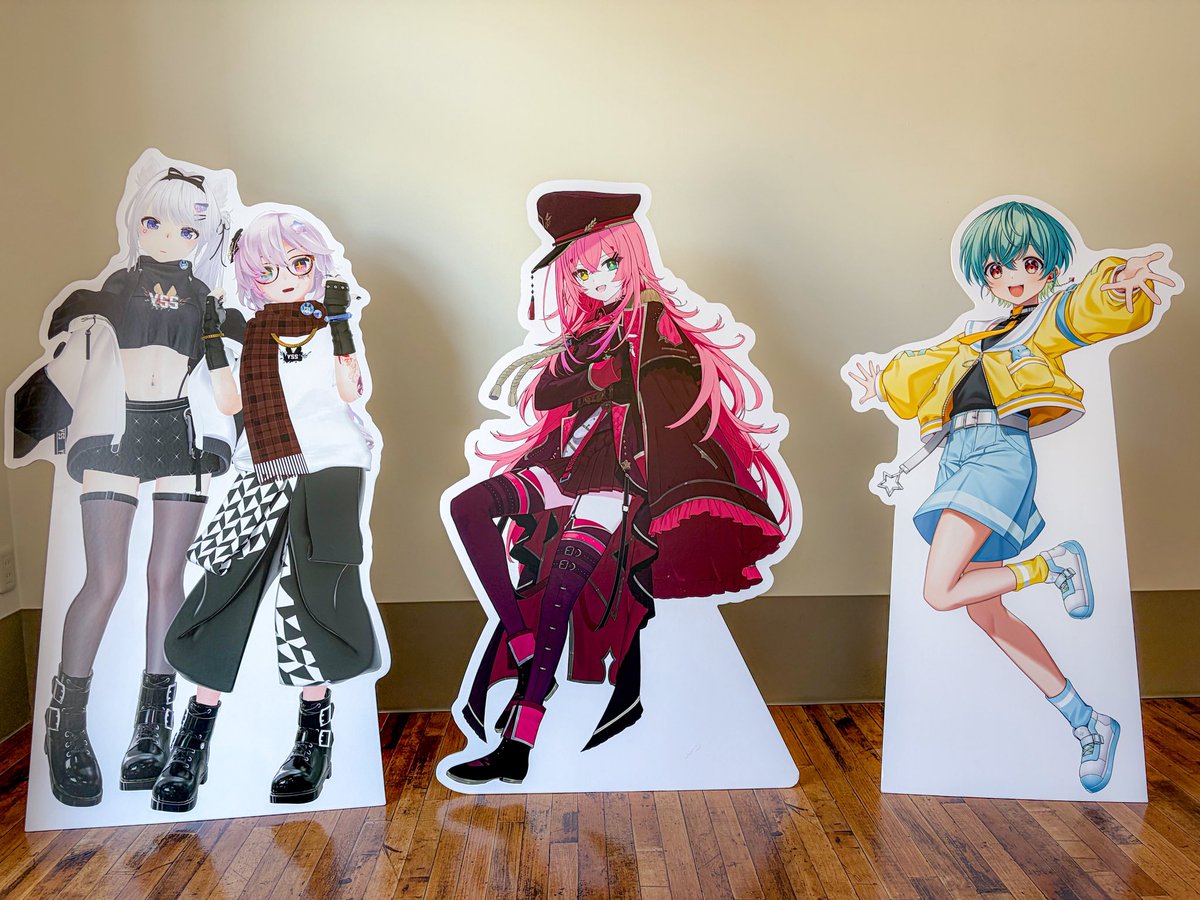 tocccami's tweet photo. #ガーネットの煌めき にて #赤石グラナ クイズの景品としてパネルをゲットしました！
パネルの運搬は、ぐらたんが「閣下の送迎をしたい」と名乗り出てくれて車を出してくれました。助かりました！
一旦撮影と採寸をして部屋の模様替えしてから持ち込みます！ https://t.co/Z3MTh2ka0w