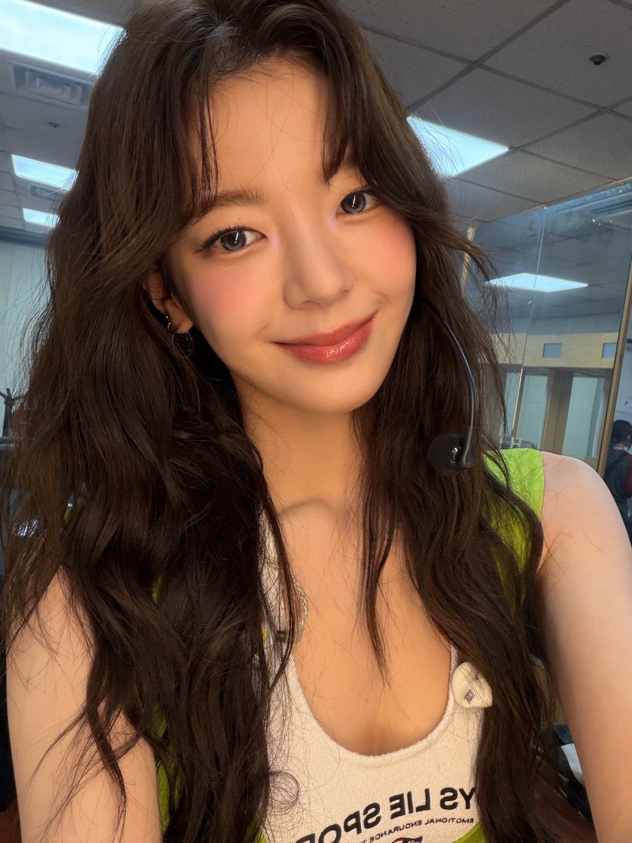 OOO72l's tweet photo. 정말 폰에 남아잇는 셀카싹싹긁어서 
다 보내준것같음 .. 🫳🏻🫳🏻 https://t.co/TUtUfURkxB