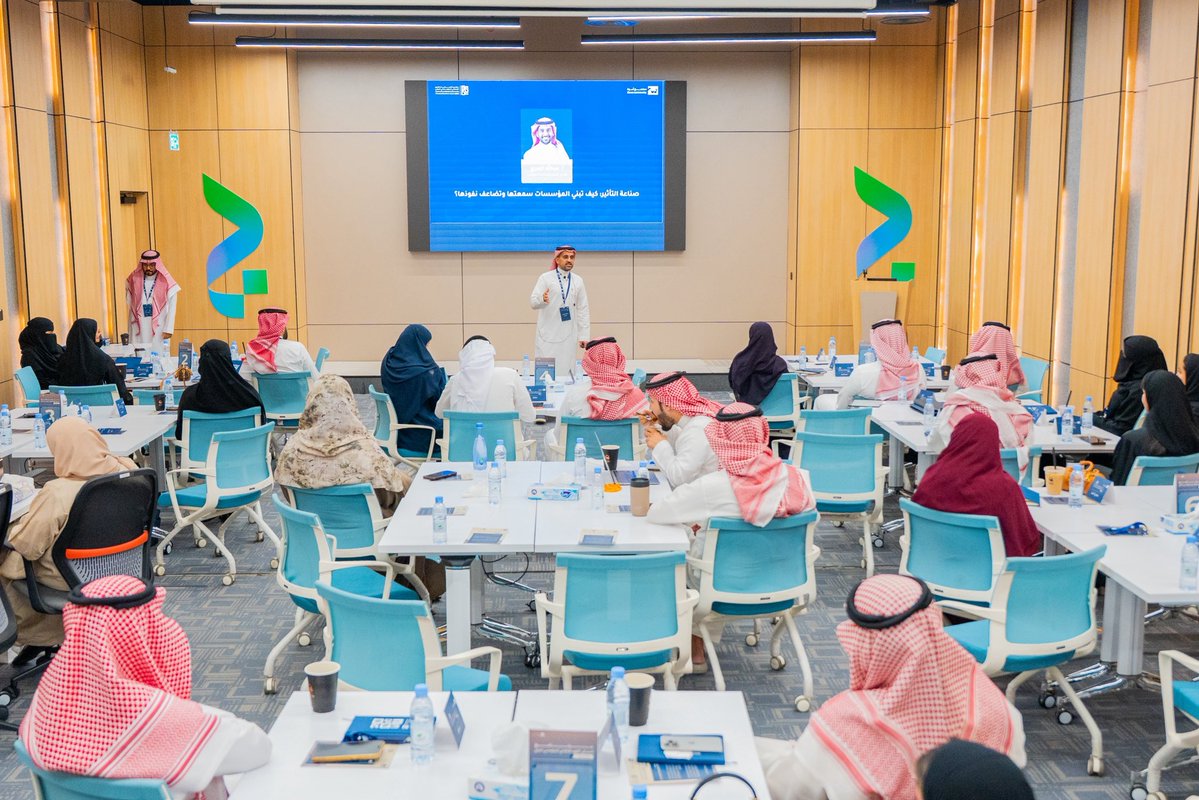 shrooqbahttab's tweet photo. ليست كل التجارب تُقاس بمدتها، بل بما تتركه من أثر 💡✨

أختتم مشاركتي في برنامج التميز في الظهور الإعلامي والدبلوماسي الدولي، وأنا أحمل أكثر من مجرد شهادة؛ أحمل فهمًا أعمق لمعنى الحضور، وقناعة أكبر بأن الكلمة ليست مجرد وسيلة للتواصل بل مسؤولية، وأن الرسالة الناجحة لا تُقاس بما يُقال بل بما يبقى أثره.

كل الشكر والتقدير لـ @oswah_community  والقائمين على البرنامج، ولكل المتحدثين والزملاء والزميلات الذين كانوا جزءًا من هذه التجربة الثرية.

وما زال الشغف يقود الرحلة🌿..

 #PR_shrooq #IMDPEC