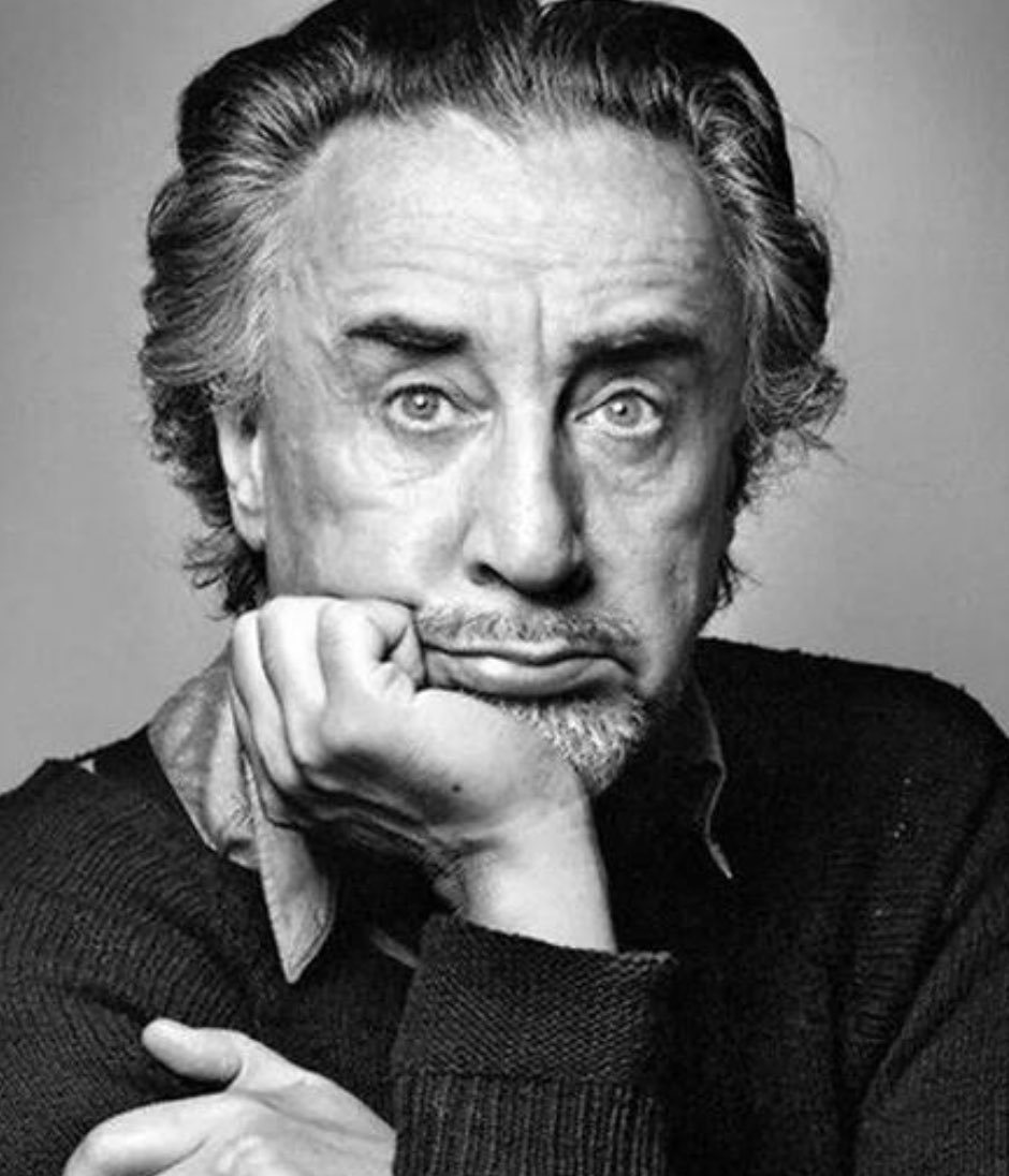 galligatano's tweet photo. L’extrême lucidité de Romain Gary et l’insolence de sa plume me fascineront toujours.

Je viens de relire Chien Blanc, et ce passage où il évoque l’antisémitisme chez certains Afro-Américains musulmans réunit à lui seul tout ce que j’aime chez lui.

Un trésor.

⬇️

(1/4) https://t.co/UXtqZJhAdz