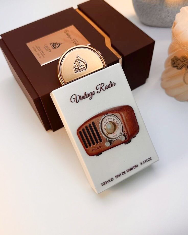 BelyzScents's tweet photo. Real vintage sweetness with a smoky edge that feels timeless at every wear.🔥🔥🔥
.
A solid story worth experiencing for 49k(100ml).>>Vintage radio perfume!
.
📍Portharcourt, but nationwide delivery. 

#pagesbydamicommerce https://t.co/IgeXaUT3lp