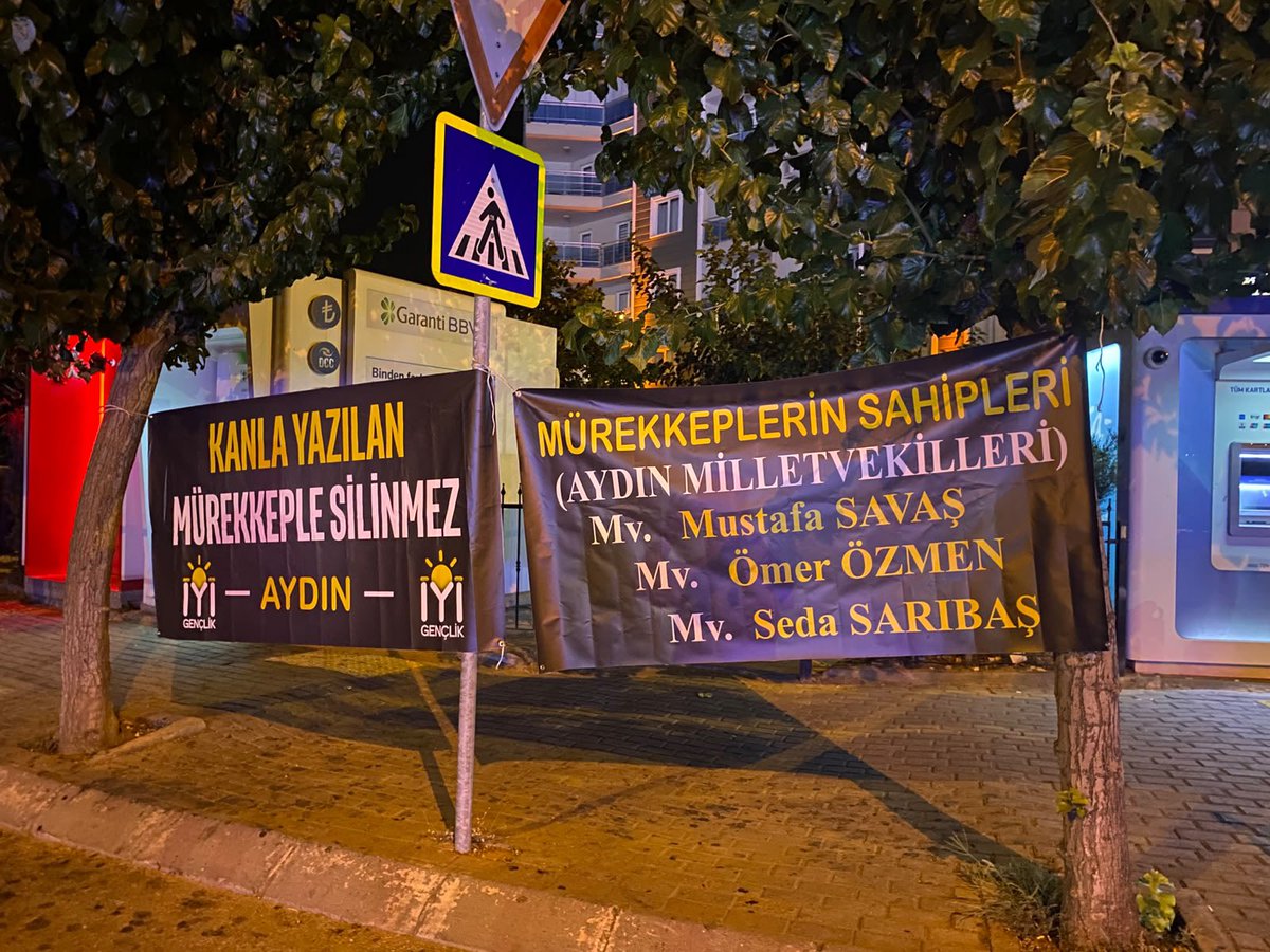 iyigenclik_'s tweet photo. Büyük Türk milleti, oy verdiğiniz milletvekillerinin kararlarından haberiniz olsun istiyoruz.

İYİ Gençlik olarak, şehirlerimizin Çerçeve Yasa Kanun Teklifi’nin altında imzası olan vekillerini ilan ediyoruz.

Türk milletinin oylarıyla Meclis’e giren vekiller milletin iradesini temsil etmek durumundadır. Milletin verdiği vekalet, millete rağmen kullanılacak bir imtiyaz değildir.

Biz İYİ Gençlik olarak susmayacağız. Türk milletinin iradesine, Cumhuriyetimizin temel değerlerine ve memleketimizin geleceğinin yılmaz bekçileri olacağız.