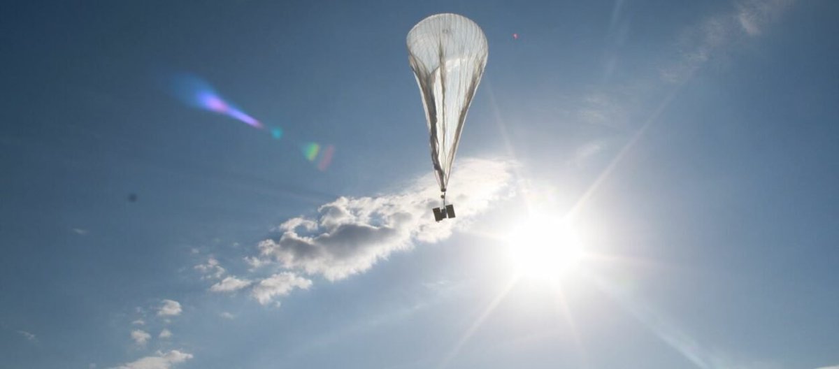 Flightwatcher1's tweet photo. Los globos de vigilancia y reconocimiento de la contratista americana Aerostar, dentro y en rumbo a territorio colombiano. https://t.co/TwjW91UTLf