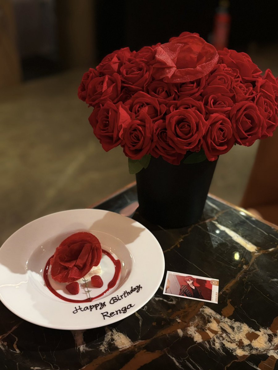 RENRENCUTE_'s tweet photo. ランチは薔薇のケーキが素敵なお店でお祝い🌹⟡꙳
見つけた時から絶対ここでお祝いしたいと思ってたから嬉しいᐡᴗ ᴗᶻ𝗓練牙さんが大好きな薔薇に囲まれてお祝いできて幸せです♥
#西園練牙誕生祭2026 #西園練牙生誕祭2026 https://t.co/Weo6cNZ5vQ