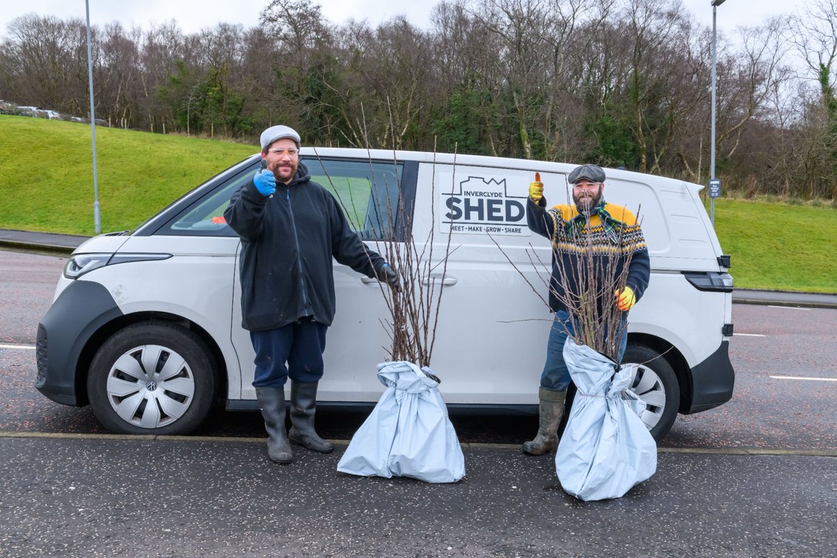 Iberdrola_En's tweet photo. 🌳 Creating greener communities for generations to come.

SP Energy Networks and The Tree Council are supporting tree planting across Scotland, with nearly €580,000 in funding. One project in Gourock has created a community orchard with 132 fruit trees. 🌱 https://t.co/HKQYWfYTE3