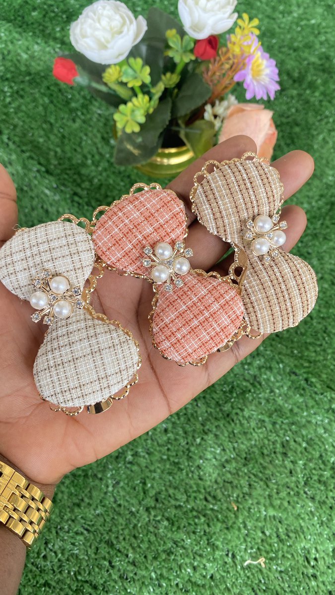 Aeesha_bby's tweet photo. F1&amp;F2  1500each
F3 1200 each
F4 1500
📍Lagos/ delivery nationwide https://t.co/8DtcYfUOPS