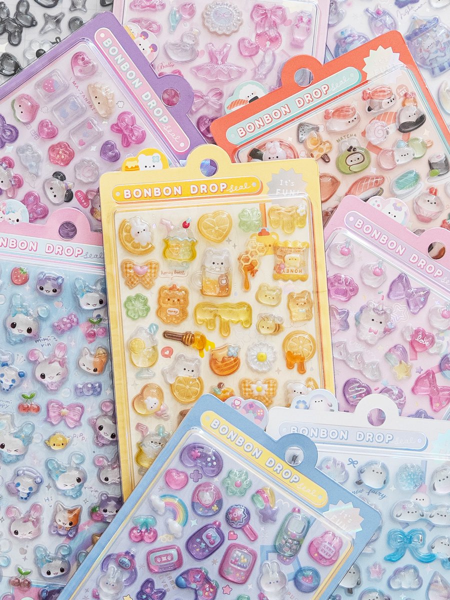 bonbon_drop's tweet photo. 🎀 再販のお知らせ 🎀 
品切れ中の オリジナルシリーズ(全10種)を
再販しています🍯💕

⭐️はちみつボンボン
⭐️にーはおボンボン
⭐️ゆにこんボンボン
⭐️しまえなボンボン
⭐️キャンディツインズ
⭐️ナイトミャウ
⭐️ぶらっくボンボン
⭐️がーりーボンボン
⭐️めしめしボンボン
⭐️ぴこぴこボンボン https://t.co/ryNcmdn7CR