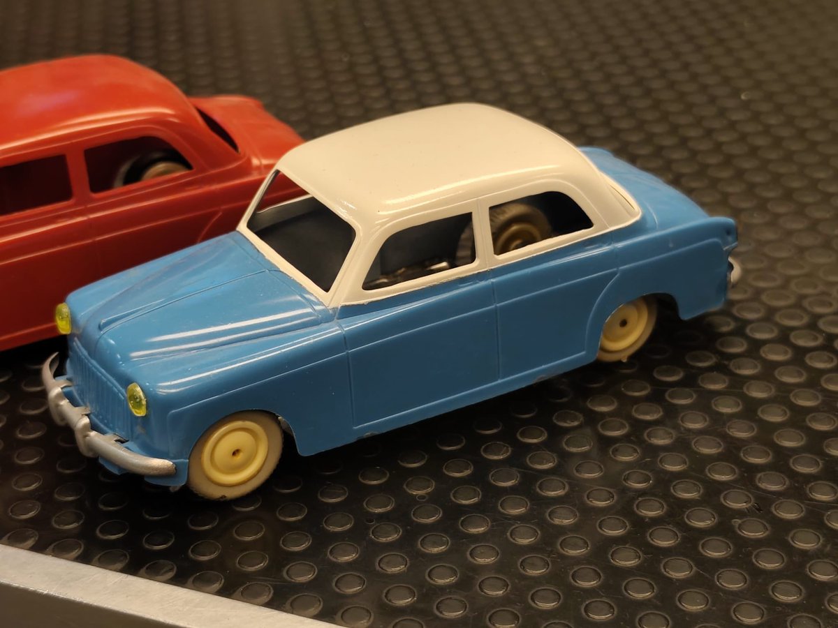 cars_tiny's tweet photo. Le FIAT DELLA INGAP, stupendi giocattoli degli anni sessanta! 45β¬ la 500 e la 1100 bicolore, 40β¬ la 1100 Mille Miglia, 35β¬ la 1100 rossa π ovviamente da Tiny Cars a Milano #tinycars #ingap #mercatino #modernariato #automobilia https://t.co/4AiNJepThT