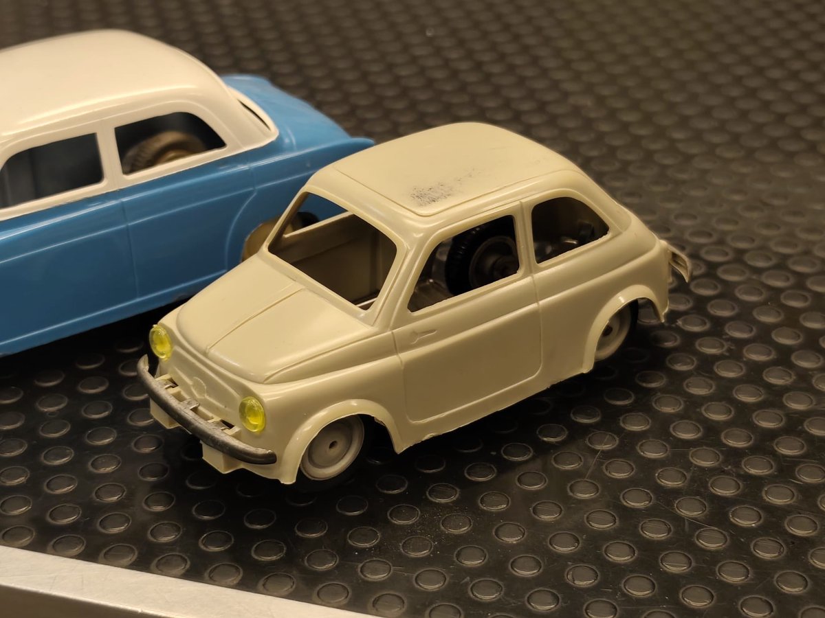 cars_tiny's tweet photo. Le FIAT DELLA INGAP, stupendi giocattoli degli anni sessanta! 45β¬ la 500 e la 1100 bicolore, 40β¬ la 1100 Mille Miglia, 35β¬ la 1100 rossa π ovviamente da Tiny Cars a Milano #tinycars #ingap #mercatino #modernariato #automobilia https://t.co/4AiNJepThT