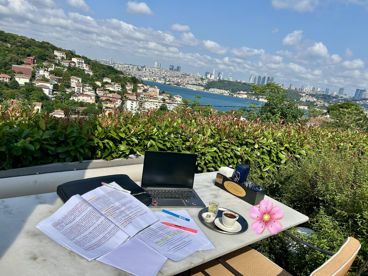 mukaddesdrk's tweet photo. 📌Bak bu söz sana çok iyi gelecek:

◾️Tevekkülün anlamı tam olarak bu;

Çözümü göremiyorum
Yarın ne olacak bilmiyorum
Çalışmalarım-emeklerim
Karşılık bulacak mı
Asla emin değilim.

◾️Ama kesinlikle bir şey biliyorum
O da;

“Rabbim şüphesiz benimledir,
bana yol gösterecektir.”🌿 https://t.co/Kd5YaUc9G8
