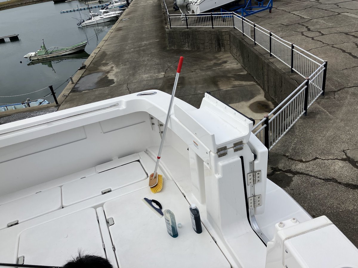 daiichimarine's tweet photo. 本日月曜日は洗艇の日！
今日はDFR-36HTの展示艇をきれいにいたしましたー
申し訳ございませんが、

ダイイチ各店舗明日の8/11（火・祝）12日（水）は
定休日をいただきます、恐れ入りますがご理解いただきますようお願い申し上げます

#定休　
#休み　
#洗い　
#きれい https://t.co/0io6pjhbrs