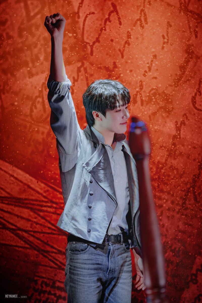 Heynimee_'s tweet photo. 260805 뮤지컬 블랙메리포핀스
낮 스페셜 커튼콜 '메리를 기억해'

헤르만 #원태민

'그림은 형이 그려줄게 !'
⠀ ⠀  ⠀⠀ ⠀⠀ ⠀⠀ ⠀
⠀ ⠀ ⠀  ⠀⠀ ⠀⠀ ⠀⠀ ⠀ https://t.co/BK77rPaBQ3