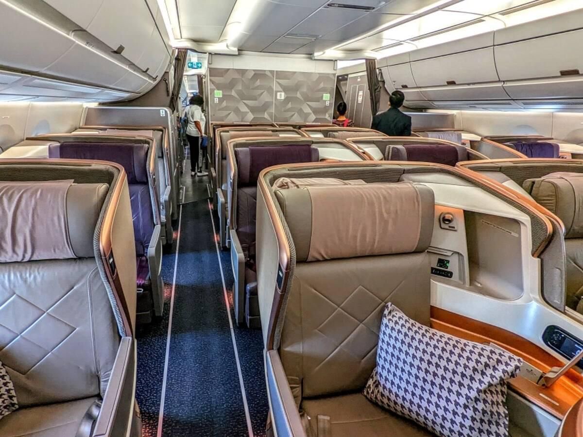 AirMedia24's tweet photo. Airbus A350ULR Cabin Comfort Explained: Why 18-Hour Flights Feel Different
#UltraLongHaul #A350ULR #CabinComfort #InFlightExperience #TravelTips #LongHaulFlight #ComfortableFlying #AviationLovers #BusinessTravel
📖Read More.. click given Link 🔗
https://t.co/NewOESrOiY https://t.co/X4Pktkf5oY