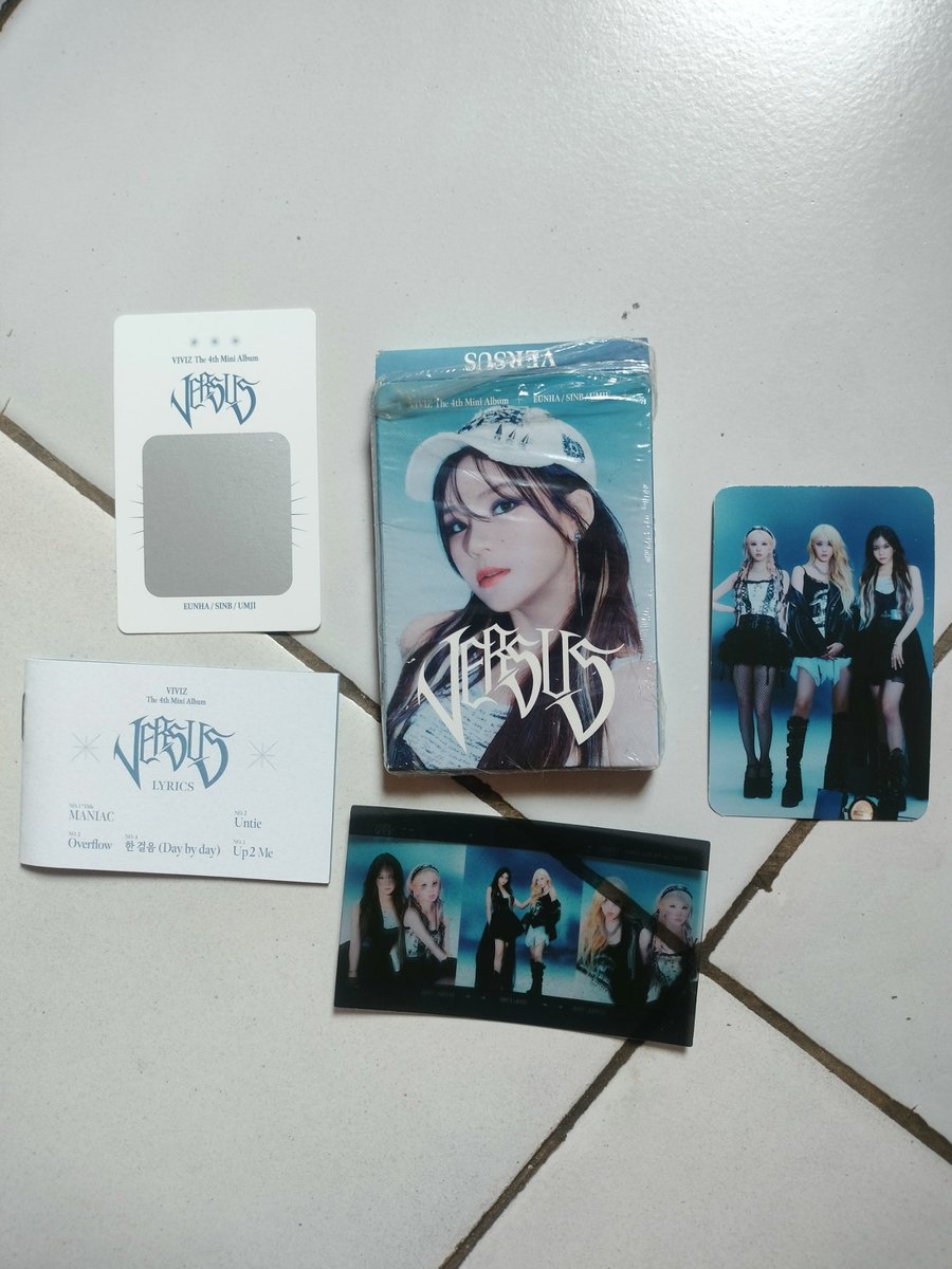 KelvaNizer's tweet photo. WTS SALE ALBUM ONLY :

1. VIVIZ UMJI
2. IVE LIZ REI

minat chat wa 085156139581 https://t.co/DIcftDuVBO
