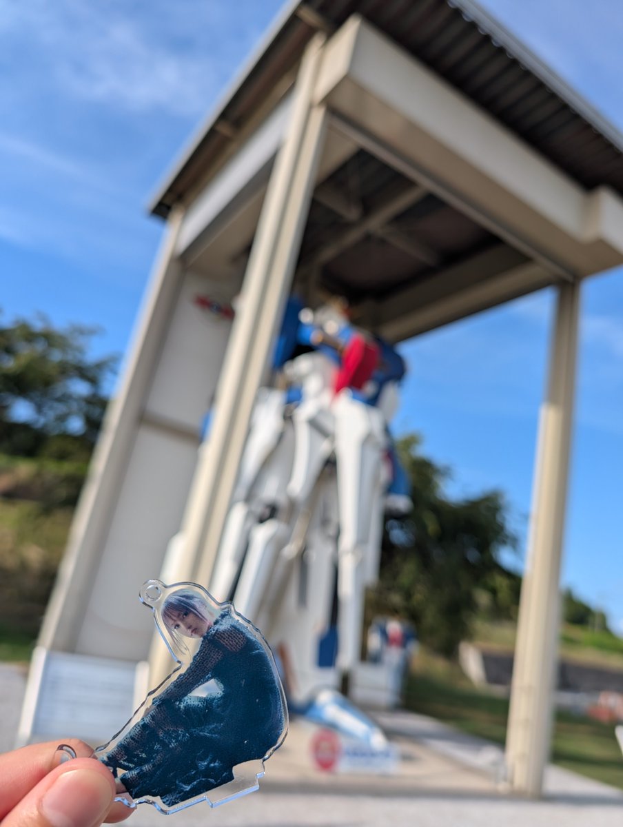 ma_oh_00's tweet photo. ZガンダムだよJunnaちゃん https://t.co/0rzTKJQ2oV