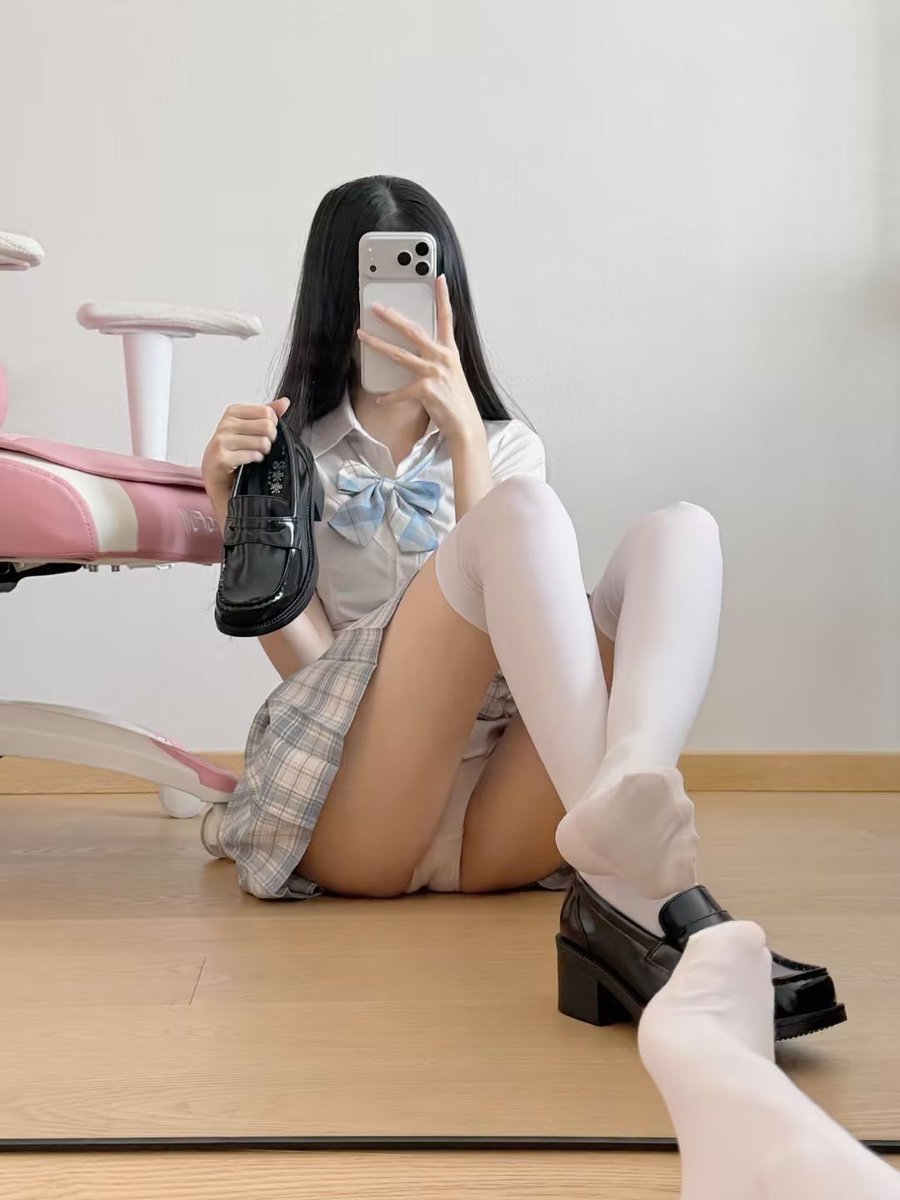 piiiiiiinata's tweet photo. 03年，164cm. 46kg
第一次使用
女大 扩列交友（希望是男大） https://t.co/IjeRKojmMS