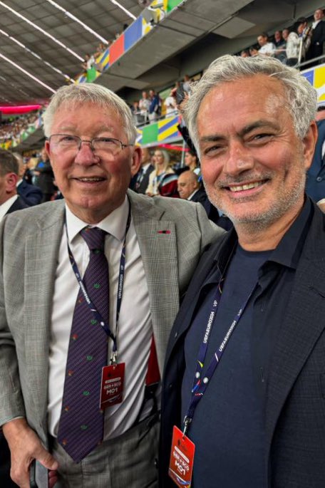 utdreport's tweet photo. José Mourinho:

"When I left Real Madrid [in 2013], I signed with #mufc to go to there after Sir Alex Ferguson.

I was, of course, very flattered, because United has an incredible appeal.

When I say Real Madrid is the biggest club in the world, I have to say that Man United is very, very close." [@netflix]